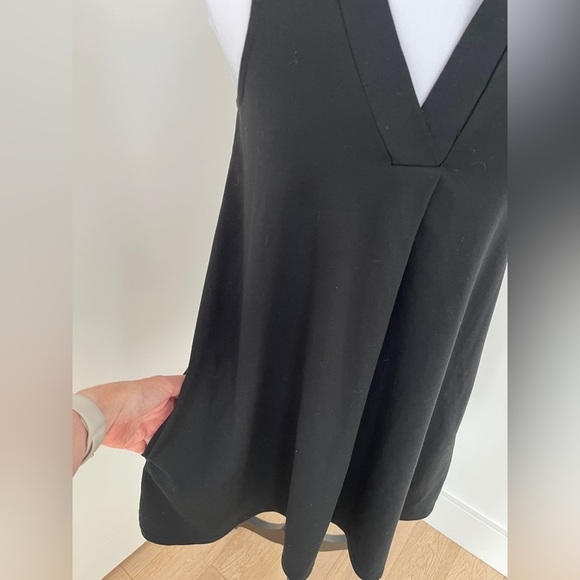 Z SUPPLY Black Mini V Neck Sleeveless Swing A Line Dress Pockets Day to Night - Picture 5 of 13
